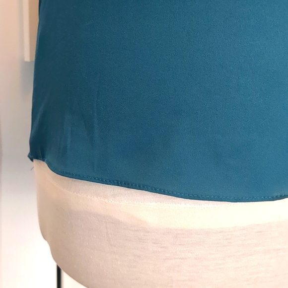 Turquoise Draped Cut Out Sleeveless Top - Picture 3 of 9